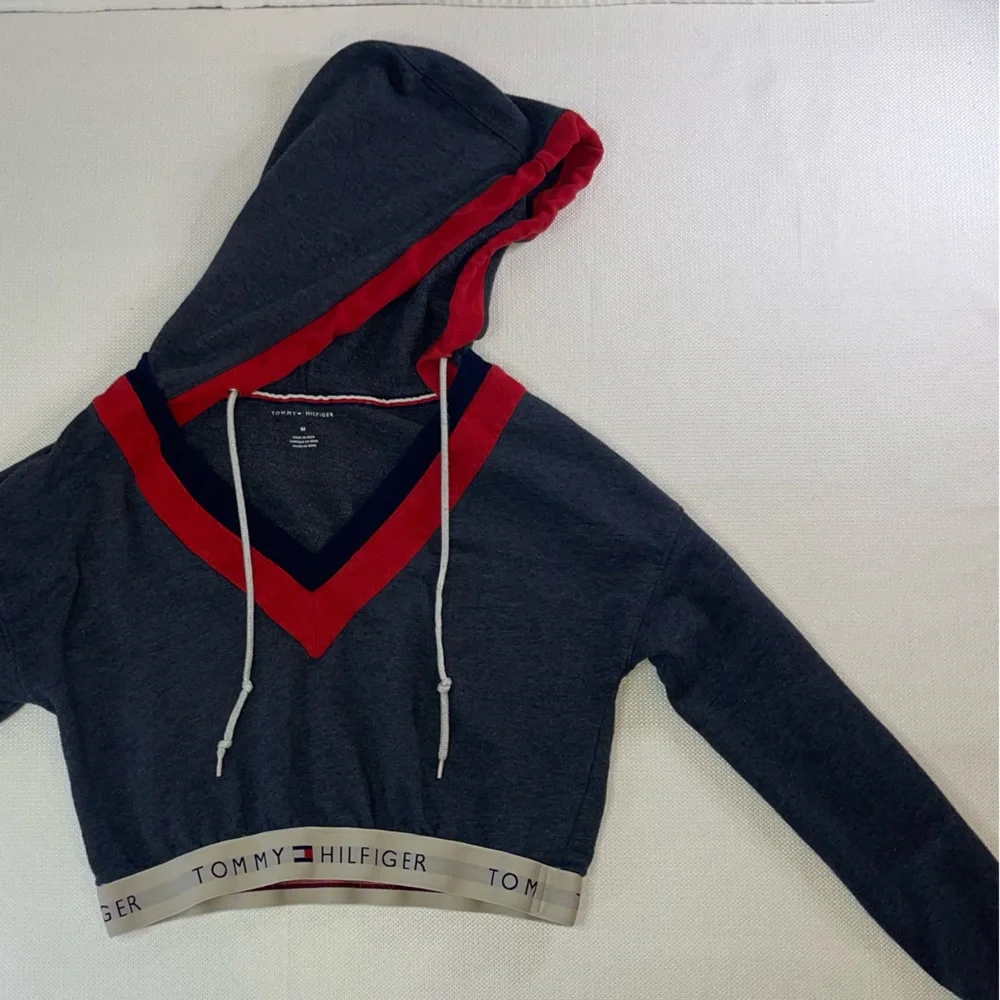 Tommy Hilfiger Cropped Pullover Hoodie Size Medium Vintage A - Picture 1 of 9